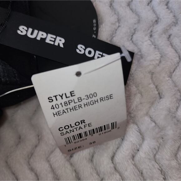 ARTICLES OF SOCIETY BLACK HIGH RISE JEANS SIZE 30 NEW - Picture 5 of 7